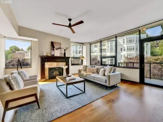 Photo #6: 23137189 Listing