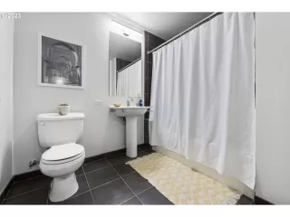 Photo #2: 23137361 Listing