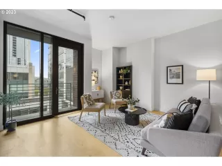 Photo #6: 23137361 Listing