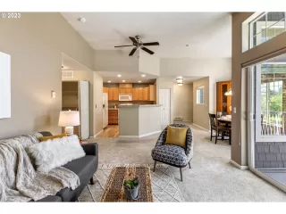 Photo #4: 23137648 Listing 