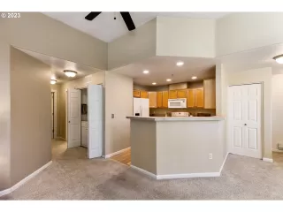 Photo #5: 23137648 Listing 