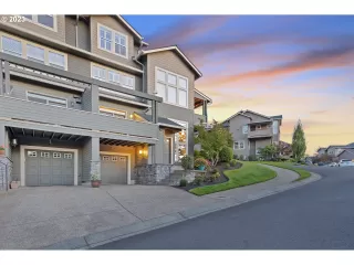 Photo #3: 23138920 Listing