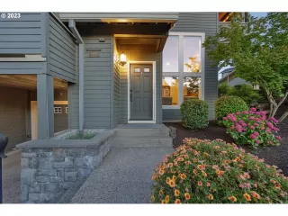 Photo #5: 23138920 Listing