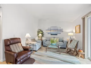 Photo #3: 23140689 Listing