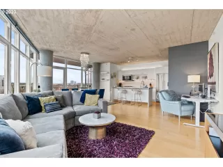 Photo #4: 23142840 Listing