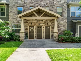 Photo #2: 23146577 Listing