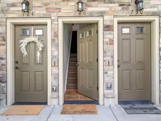 Photo #3: 23146577 Listing