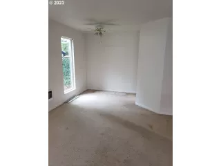 Photo #3: 23146895 Listing