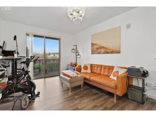 Photo #3: 23147069 Listing