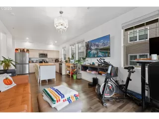 Photo #4: 23147069 Listing
