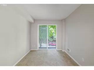 Photo #4: 23149020 Listing