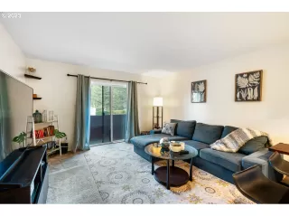 Photo #3: 23149108 Listing