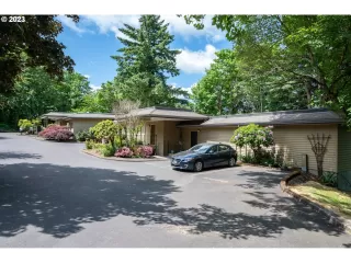 Photo #1: 23149328 Listing