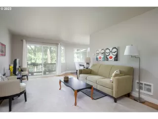 Photo #6: 23149328 Listing