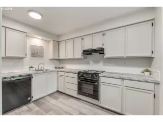 Photo #2: 23150048 Listing 