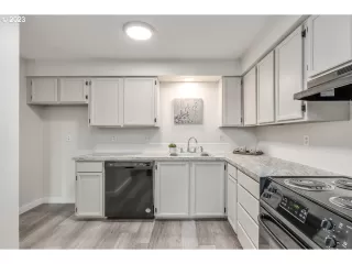 Photo #3: 23150048 Listing 