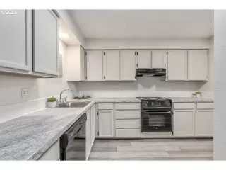 Photo #4: 23150048 Listing 