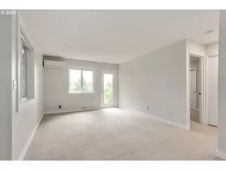 Photo #5: 23150048 Listing 