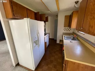 Photo #3: 23150818 Listing