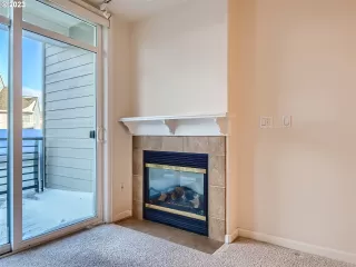 Photo #4: 23151533 Listing