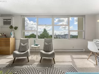 Photo #3: 23152014 Listing