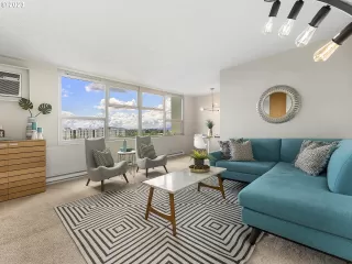 Photo #4: 23152014 Listing