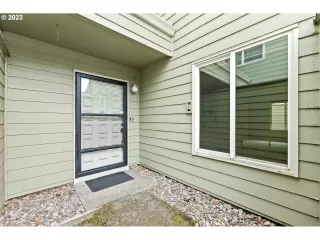 Photo #2: 23152028 Listing