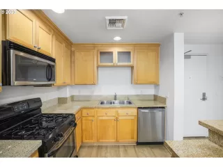 Photo #2: 23152251 Listing