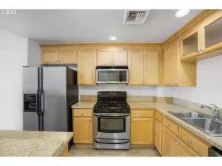 Photo #3: 23152251 Listing