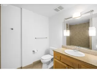 Photo #4: 23152251 Listing