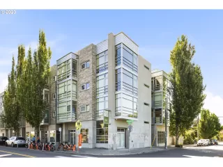 Photo #5: 23152251 Listing