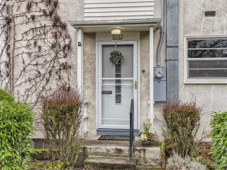 Photo #2: 23152749 Listing