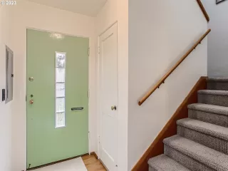 Photo #4: 23152749 Listing