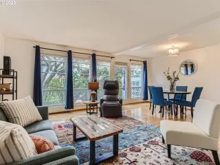 Photo #6: 23152749 Listing