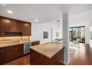 Photo #1: 23153342 Listing 