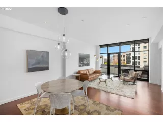 Photo #5: 23153342 Listing 