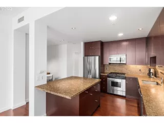 Photo #6: 23153342 Listing 