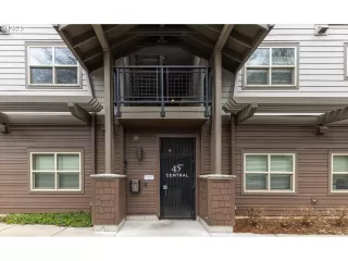 Photo #4: 23153967 Listing