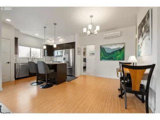 Photo #6: 23153967 Listing