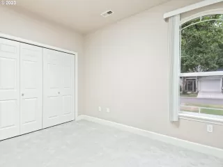 Photo #5: 23154298 Listing