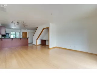 Photo #2: 23155494 Listing