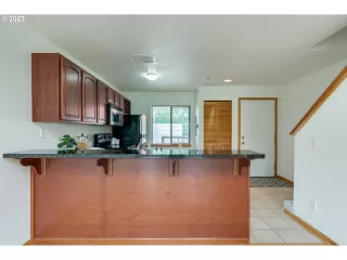 Photo #3: 23155494 Listing