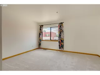 Photo #6: 23155494 Listing