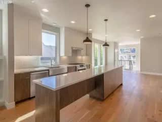 Photo #3: 23156120 Listing