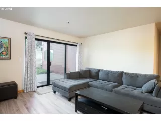 Photo #4: 23156291 Listing 