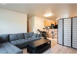 Photo #5: 23156291 Listing 