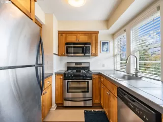 Photo #5: 23157868 Listing