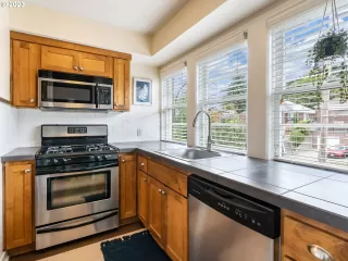 Photo #6: 23157868 Listing