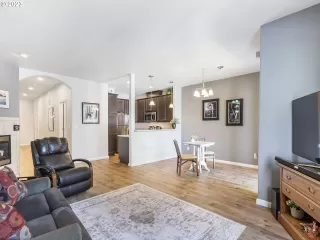 Photo #6: 23158273 Listing