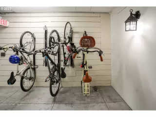 Photo #5: 23158850 Listing 